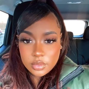 Meet your Posher, Lauryn